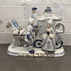 Vintage Horse Carriage Victorian "COLONIAL COUPLE" Porcelain Figurine  6" x 7"